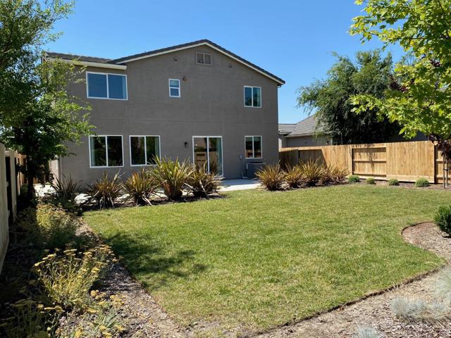 1660 Dolomite Drive, Los Banos CA: https://media.crmls.org/mediaz/b286f4c6-ce7e-4579-9bb3-d97ec57659ae.jpg
