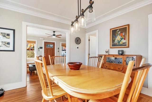 2452 Humboldt Avenue, Oakland CA: https://media.crmls.org/mediaz/b287372b-1d85-412a-bdb8-e95375621f09.jpg
