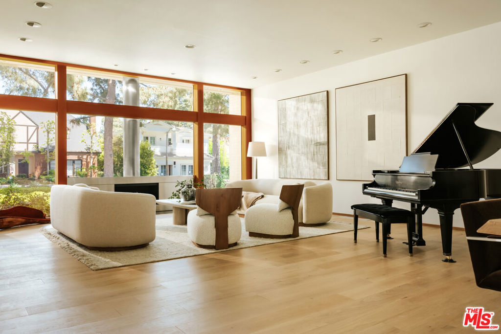 622 24th Street — architectural residence