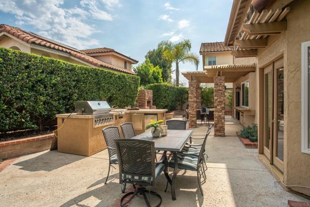 2009 Applewood Ln, Vista CA: https://media.crmls.org/mediaz/b28833ef-723b-4a7f-ab79-3205a35e7eb3.jpg