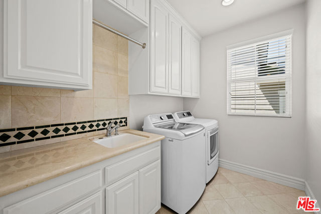 1756 Ruhland Avenue, Manhattan Beach, California 90266, 5 Bedrooms Bedrooms, ,4 BathroomsBathrooms,Residential,For Sale,Ruhland,26732803