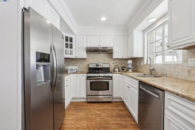 35120 Cardiff Street, Newark CA: https://media.crmls.org/mediaz/b28988a6-551d-4a33-a64b-c0330b464aa0.jpg