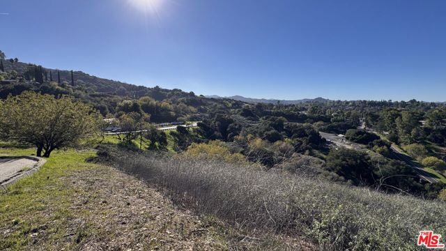 1 N Topanga Canyon Boulevard, Woodland Hills CA: https://media.crmls.org/mediaz/b289e4c8-88b5-4b5e-a12e-caee454b194c.jpg