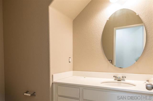 Detail Gallery Image 10 of 21 For 1441 Levant Ln Unit 5, Chula Vista,  CA 91913 - 3 Beds | 2/1 Baths