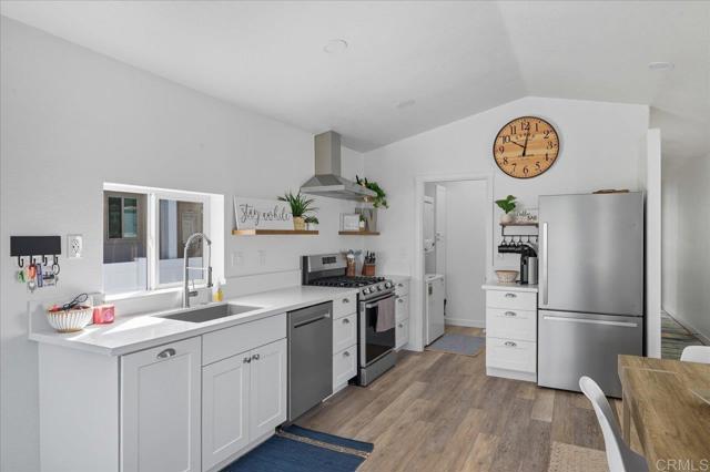 Detail Gallery Image 6 of 29 For 6550 Ponto Drive #14,  Carlsbad,  CA 92011 - 2 Beds | 1/1 Baths