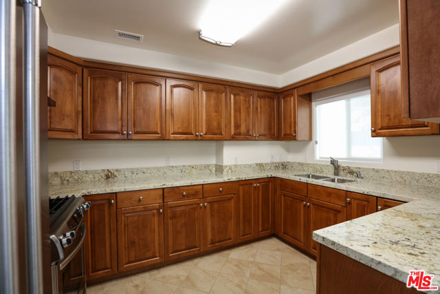 1171 Franklin Street, 102 photo 36