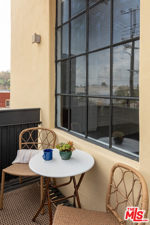 200 N San Fernando Road, Los Angeles CA: https://media.crmls.org/mediaz/b28b53a1-fa1c-4a9c-9f53-df48bb567fc5.jpg
