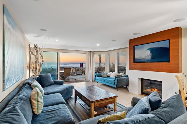 2965 Ocean Front Walk, San Diego CA: https://media.crmls.org/mediaz/b28ca19e-69a7-4cdc-b677-78d2ef8006dd.jpg