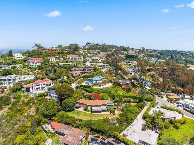 7330 Brodiaea Way, La Jolla CA: https://media.crmls.org/mediaz/b28cf8e1-7a01-440c-9814-a43791331b98.jpg