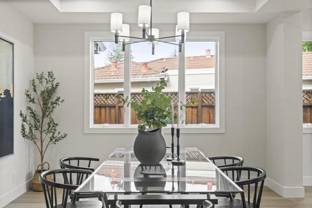1303 American Way, Menlo Park CA: https://media.crmls.org/mediaz/b28e3b4d-466b-43e7-9b9f-9ae0b901695f.jpg