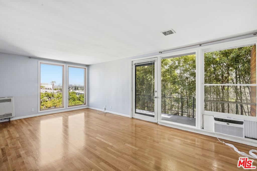 1155 N Clark Street #1