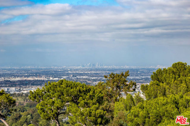 2 Pine Tree Lane, Rolling Hills, California 90274, 7 Bedrooms Bedrooms, ,6 BathroomsBathrooms,Residential,For Sale,Pine Tree,24474549