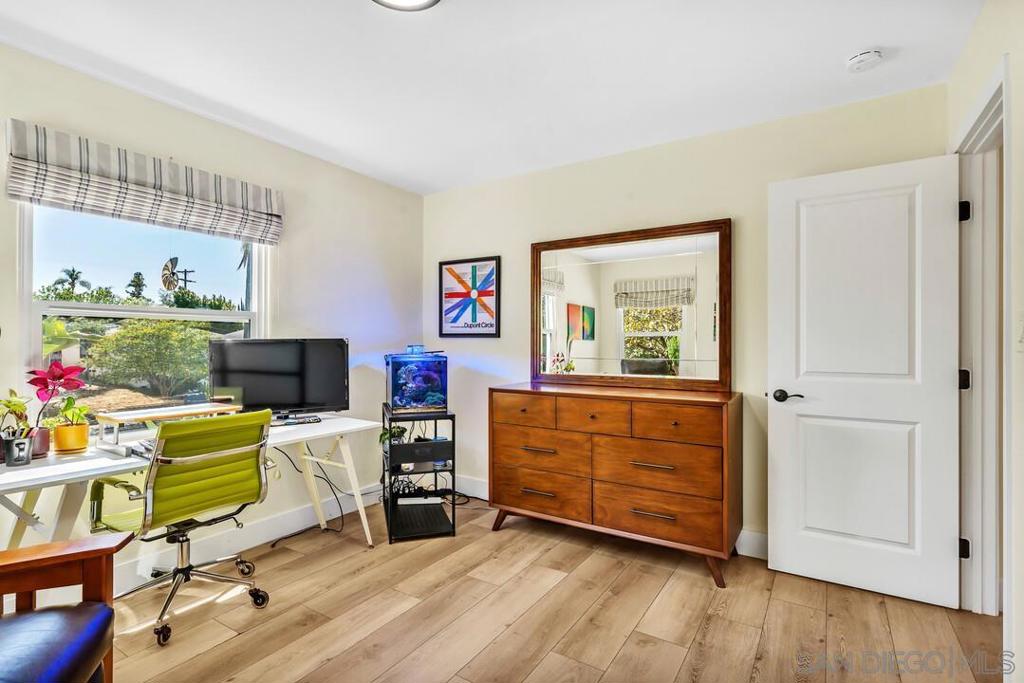 4660 Rolando Blvd - photo 20