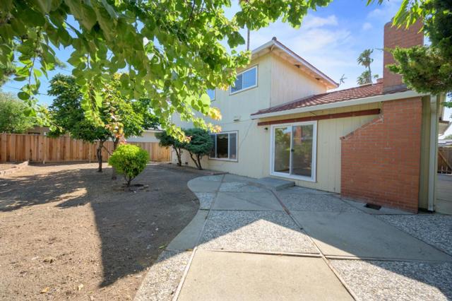 787 San Clemente Way, Mountain View CA: https://media.crmls.org/mediaz/b28fdf45-9af9-468a-ad2c-1e70f0291717.jpg