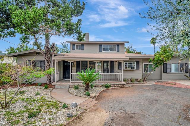 Detail Gallery Image 1 of 1 For 737 Chestnut St, Escondido,  CA 92025 - 4 Beds | 3 Baths