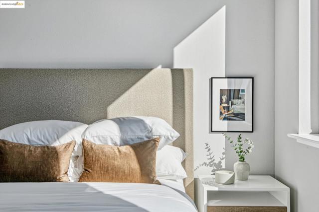 2400 Adeline ST, Oakland CA: https://media.crmls.org/mediaz/b291981a-0022-4737-8d12-e97ee0df3bd5.jpg