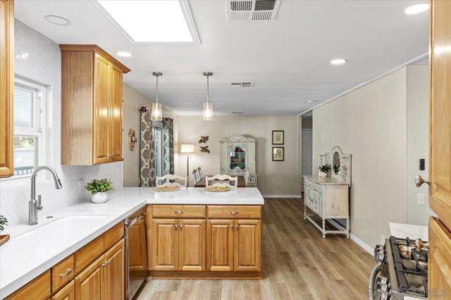 7305 San Luis, Carlsbad CA: https://media.crmls.org/mediaz/b2921838-2a70-4c88-8b9d-e80a7bc6fda9.jpg