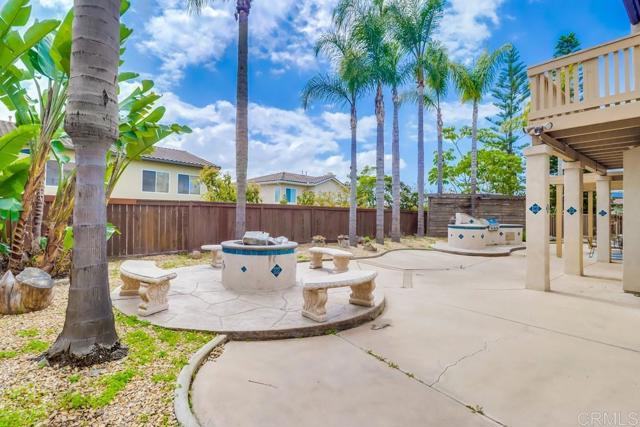 898 Padera Ct, Chula Vista CA: https://media.crmls.org/mediaz/b2928e91-f64f-4283-8747-bbcfdec159a9.jpg