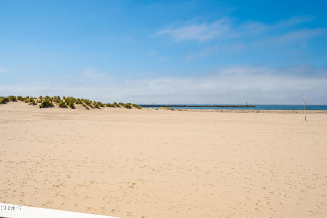 Detail Gallery Image 28 of 38 For 3371 Ocean Dr, Oxnard,  CA 93035 - 4 Beds | 3 Baths