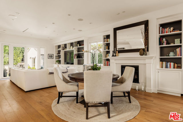 4943 Stern Avenue photo 7
