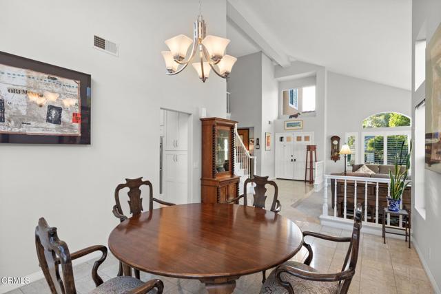 2106 Fox Den Court, Oxnard CA: https://media.crmls.org/mediaz/b293191c-0337-498a-befa-08deefce1353.jpg