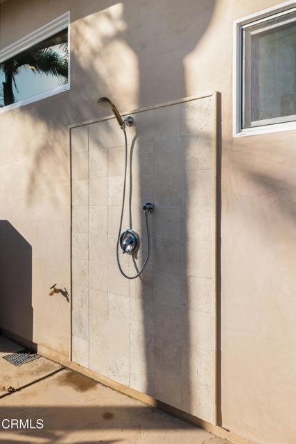 1322 Weymouth Lane, Ventura CA: https://media.crmls.org/mediaz/b29438ca-1ddd-4977-af3e-9305aba2bd92.jpg