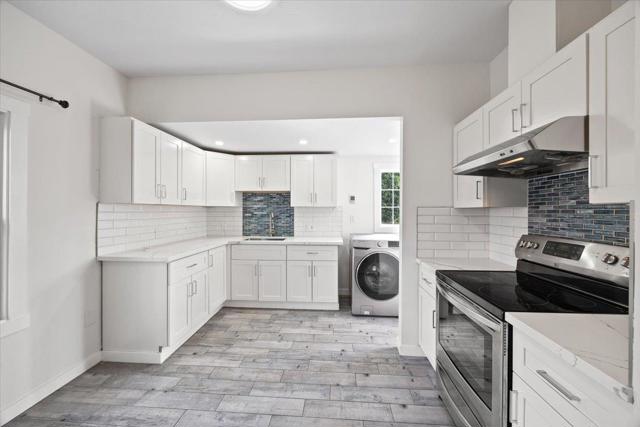 8850 Dowling Street, Oakland CA: https://media.crmls.org/mediaz/b2943dc5-d30f-467f-b08b-3423c446a60f.jpg
