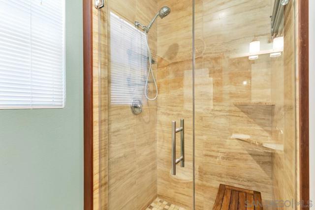 43054 Manchester Ct, Temecula CA: https://media.crmls.org/mediaz/b294c789-dda3-4cc0-b6b8-a96252a6cc0e.jpg