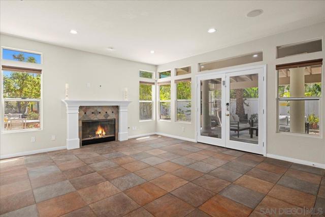 445 De Anza Court, Oceanside CA: https://media.crmls.org/mediaz/b2950ff2-fa16-43b6-ad0d-3370fe073535.jpg