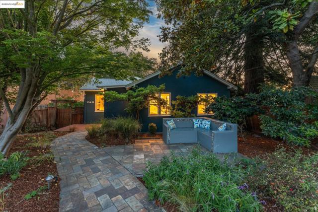 716 Cragmont Ave, Berkeley CA: https://media.crmls.org/mediaz/b295458f-7117-4705-934c-52b4f655315f.jpg