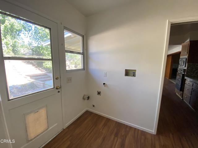 10315 Mcbroom Street, Sunland CA: https://media.crmls.org/mediaz/b2959567-0293-454b-9436-310c9d67f951.jpg