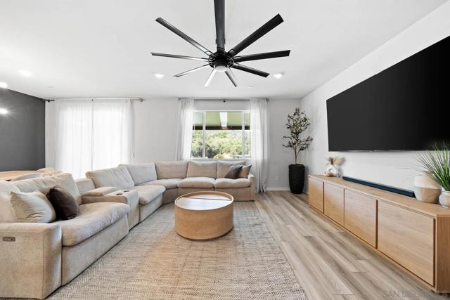 28315 Farm Creek Way, Valley Center CA: https://media.crmls.org/mediaz/b295c0d7-1360-4805-b77a-2696f1475ec8.jpg