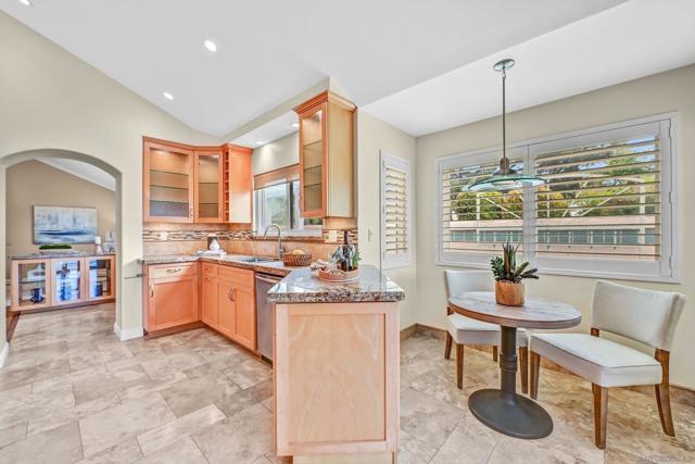4459 Dorchester Pl, Carlsbad CA: https://media.crmls.org/mediaz/b295d17c-242e-4310-aafe-65b5f3321c70.jpg