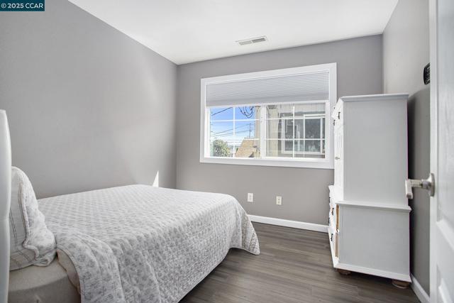 Image 20 of 29 For 312 Barrett Ave