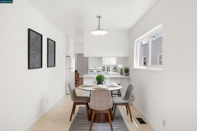 708 Cornell Ave, Albany CA: https://media.crmls.org/mediaz/b296d02a-b51e-4d64-8a93-0d38a7067560.jpg