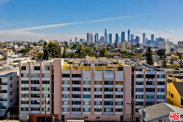 421 S La Fayette Park Place, Los Angeles CA: https://media.crmls.org/mediaz/b296e6a1-8c3b-49d6-b9e6-e512447a1f0c.jpg