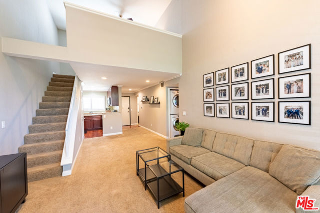 21550 Burbank Boulevard, 315 photo 4