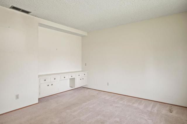 22709 Picador Drive, Salinas CA: https://media.crmls.org/mediaz/b297f6e2-8c03-4053-9643-fa220738fb13.jpg