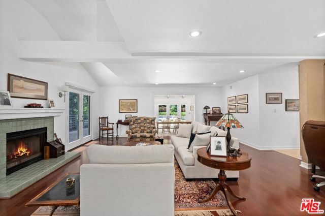 24753 Mulholland Highway, Calabasas CA: https://media.crmls.org/mediaz/b2983de5-67d9-4def-a970-0059d6190daf.jpg