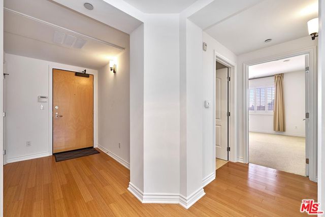 2230 S Bentley Avenue, Los Angeles CA: https://media.crmls.org/mediaz/b298fbd0-6a9b-4750-909f-8dffb28a34a9.jpg
