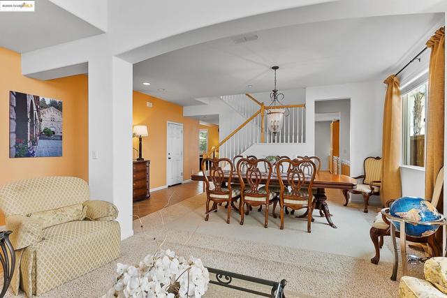 907 Snapdragon Way, Brentwood CA: https://media.crmls.org/mediaz/b2991c6d-fd96-46da-91ad-bd688643f943.jpg