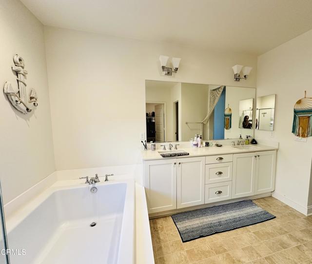 90 Los Altos Street, Ventura CA: https://media.crmls.org/mediaz/b2992acf-e387-42ce-adf3-0adbfad2e494.jpg