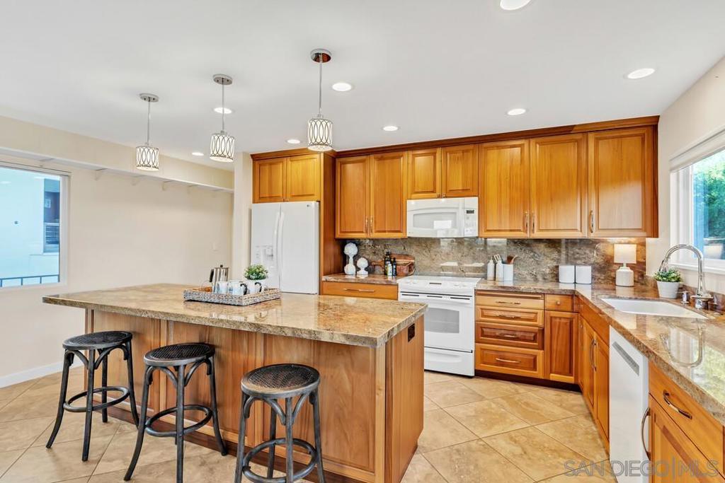 MLS #250042613SD image #12