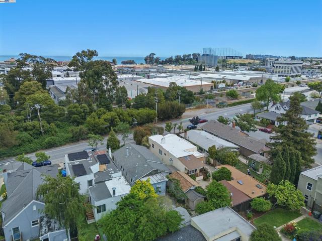 Image 36 of 40 For 1307 California Dr