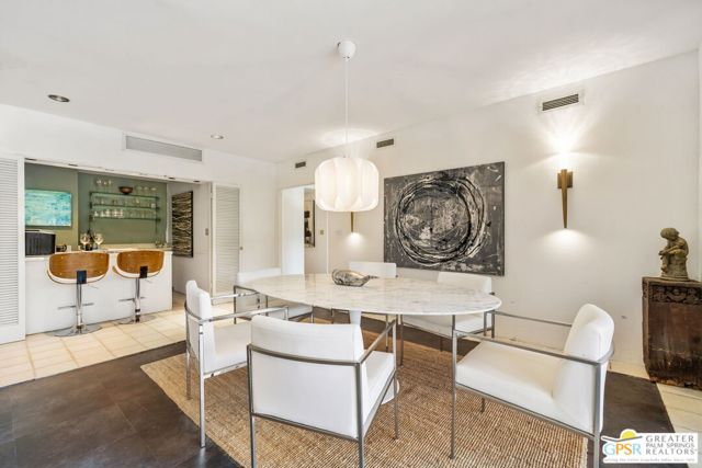 40675 E Thunderbird Terrace, Rancho Mirage CA: https://media.crmls.org/mediaz/b29a67a1-e673-4044-a692-7c11f86c8c77.jpg