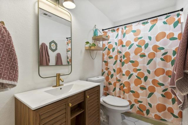305 Cobblestone Place, Santee CA: https://media.crmls.org/mediaz/b29ac5a4-997f-4b47-95be-28a470c69f62.jpg