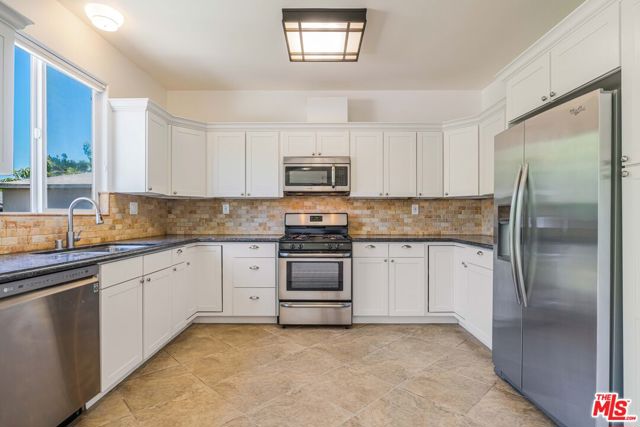 7050 Independence Avenue, Canoga Park CA: https://media.crmls.org/mediaz/b29acc21-cf94-4a02-8807-6b79204c8f32.jpg