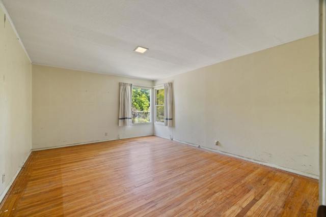 153 Occidental Avenue, Burlingame CA: https://media.crmls.org/mediaz/b29ad582-c3b0-438e-9185-2357308eba8f.jpg