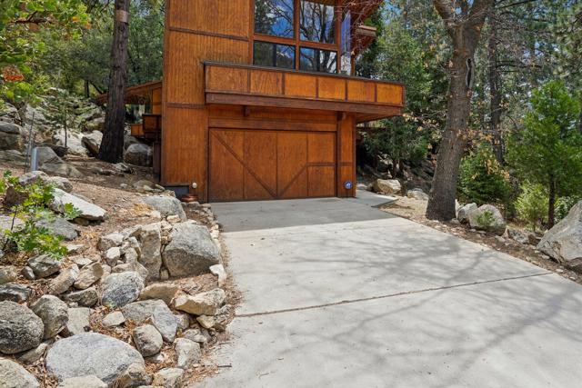 55491 Howland, Idyllwild CA: https://media.crmls.org/mediaz/b29ba0dc-9482-470d-bc7d-ff31cebc1ee4.jpg
