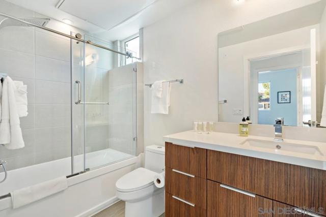 2891 B Streeet, San Diego CA: https://media.crmls.org/mediaz/b29bb6e7-d8e7-40ec-815f-2b97b7295291.jpg